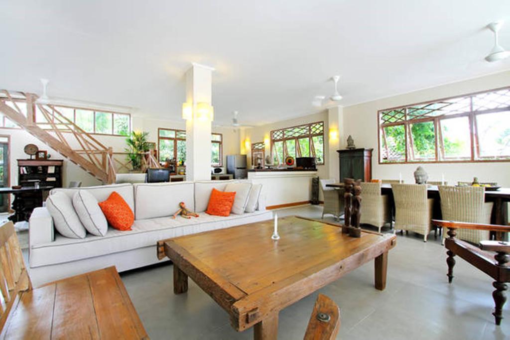Villa Varuna Legian Cameră foto